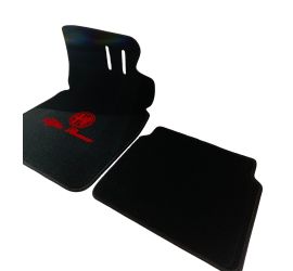 Jeu de 4 tapis de sol, pédalier au plancher, noir avec lettrage rouge