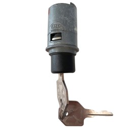 OCCASION - Serrure de coffre Alfa Romeo GTV série 1  - avec 2 clés