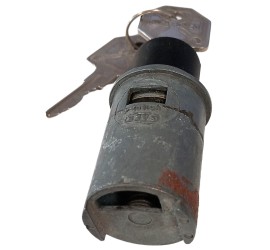 OCCASION - Serrure de coffre Alfa Romeo GTV série 1  - avec 2 clés