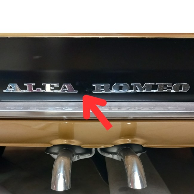 Alfa romeo script pour panneau arrière