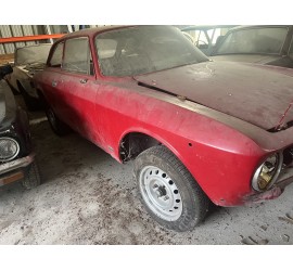 copy of Alfa Romeo 1300 GT Junior 1976 à restaurer