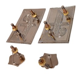 OCCASION - Ensemble de 2 sigles Pininfarina - badge avec couronne indépendante