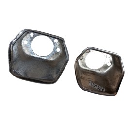 OCCASION - Paire de support maintien d'éclaireur de plaque d'immatriculation Giulietta Sprint  1600 - série 101